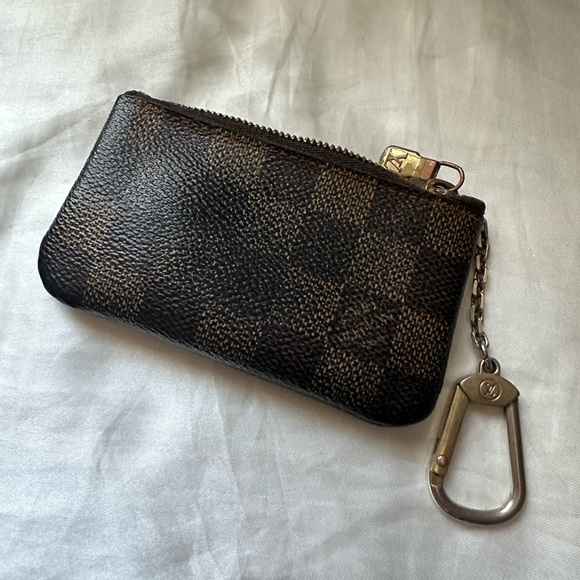 Louis Vuitton Damier Coin KeyChain - Picture 2 of 5